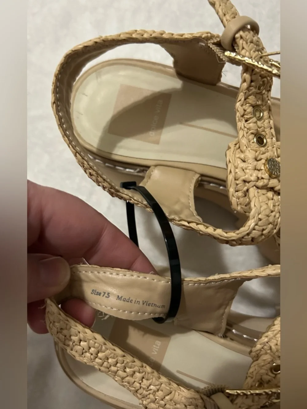 Dolce Vita women’s 7.5 Tan Latrice Strappy Chunky Sandal - Picture 8 of 9